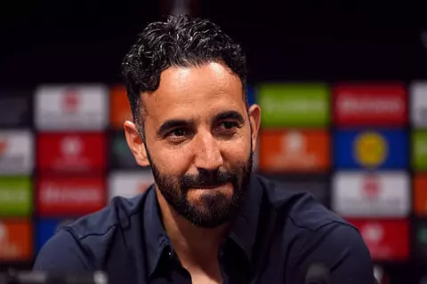 أموريم: أشعر أن برونو يرغب في البقاء.. ويمكن للنادي إيجاد طرق أخرى لكسب المال